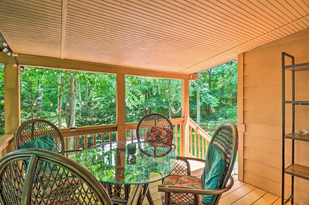 Vintage Creekside Cottage With Hot Tub And Grill! Maggie Valley Eksteriør bilde