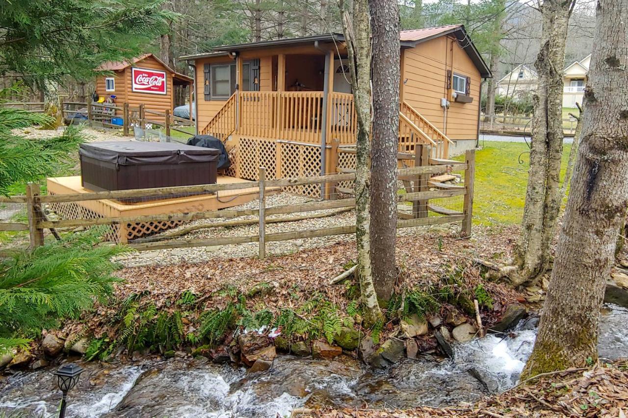 Vintage Creekside Cottage With Hot Tub And Grill! Maggie Valley Eksteriør bilde
